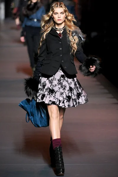 Look 12